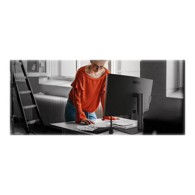 Monitorius BENQ PD3205U 32inch LED 3840x2160 16:9 350cd/m2 4ms HDMI/DP/USB-C PD90W Black 23