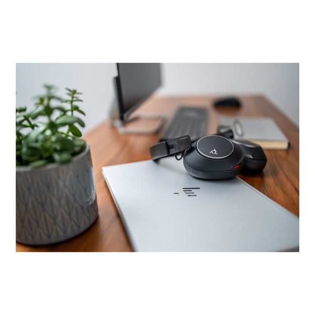 HP Poly Voyager Surround 80 UC USB-C Headset +USB-C/A Adapter