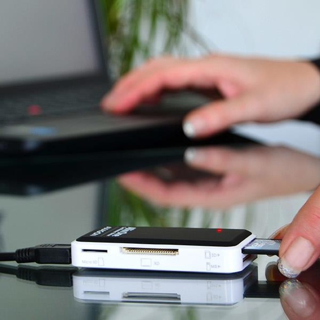 CARD READER MINI 5-SLOT/USB2.0 0.1M CRE-X1 AXAGON