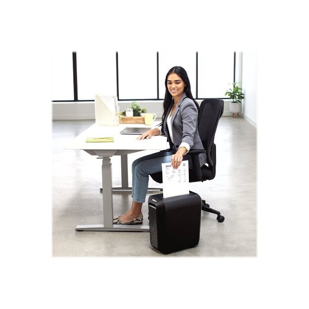 FELLOWES Powershred LX65 Shredder Cross Cut 230V EU 8