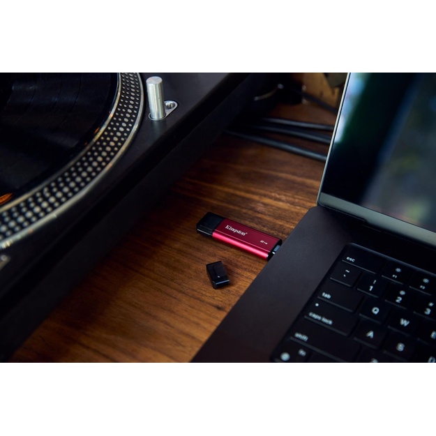 External SSD|KINGSTON|2TB|3D NAND|Write speed 950 MBytes/sec|Read speed 1050 MBytes/sec|SPSD/2TB